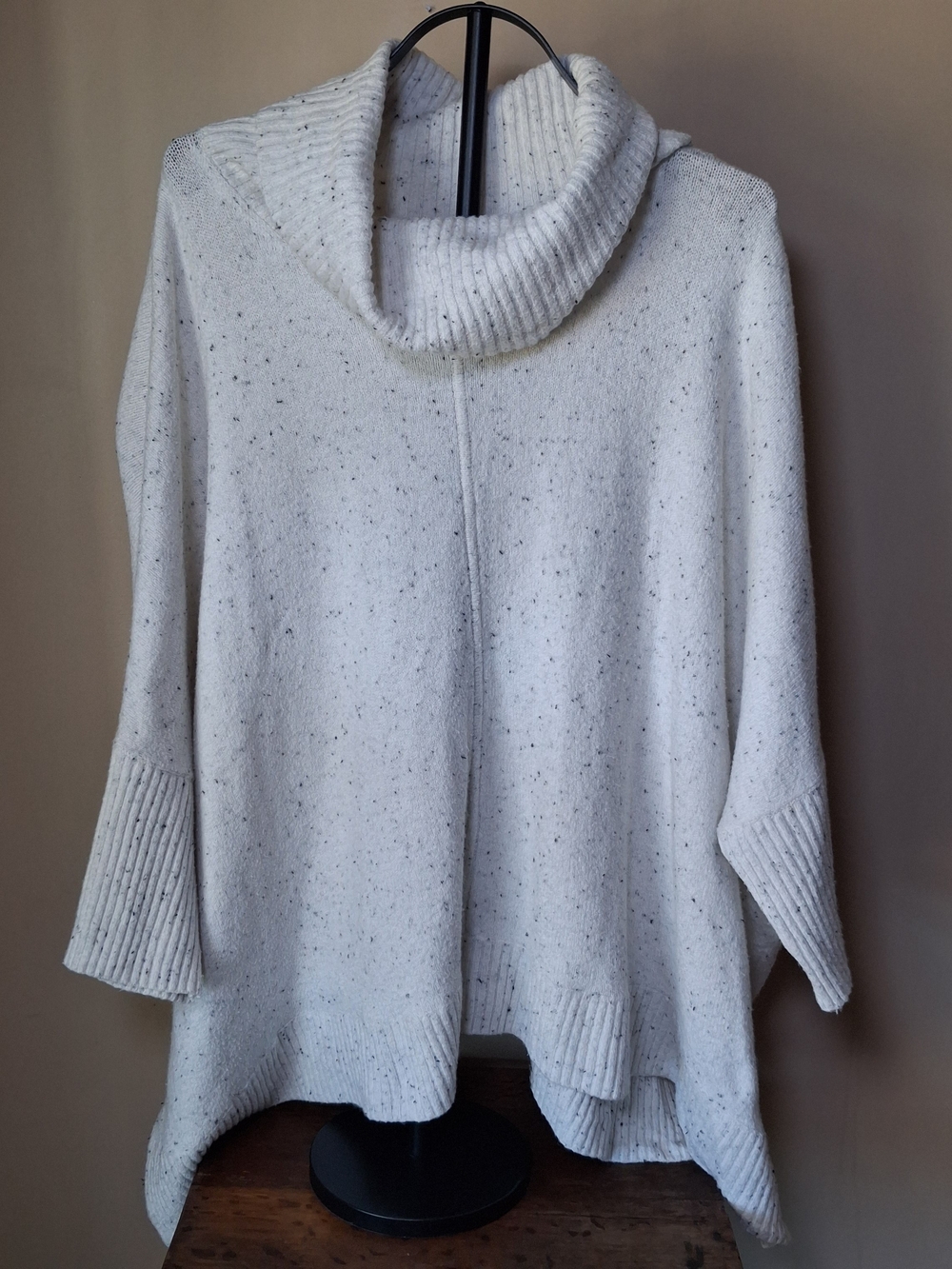 Ann Taylor LOFT Off White Poncho Oversized Speckled Sweater; Size L